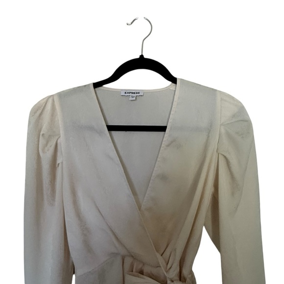 Express long sleeve bow blouse - Picture 2 of 6